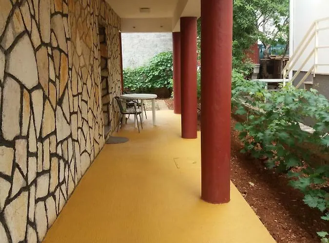 Zlatko アパート *